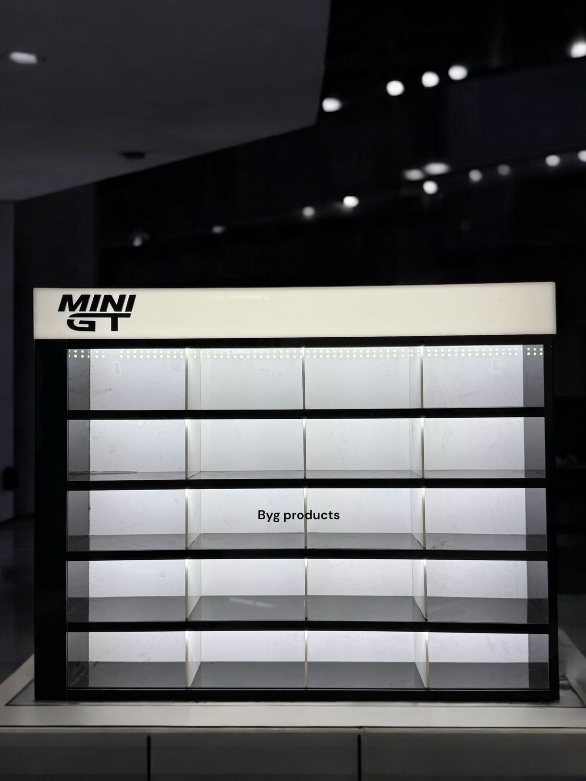 Mini GT 20 compartments LED 1/64