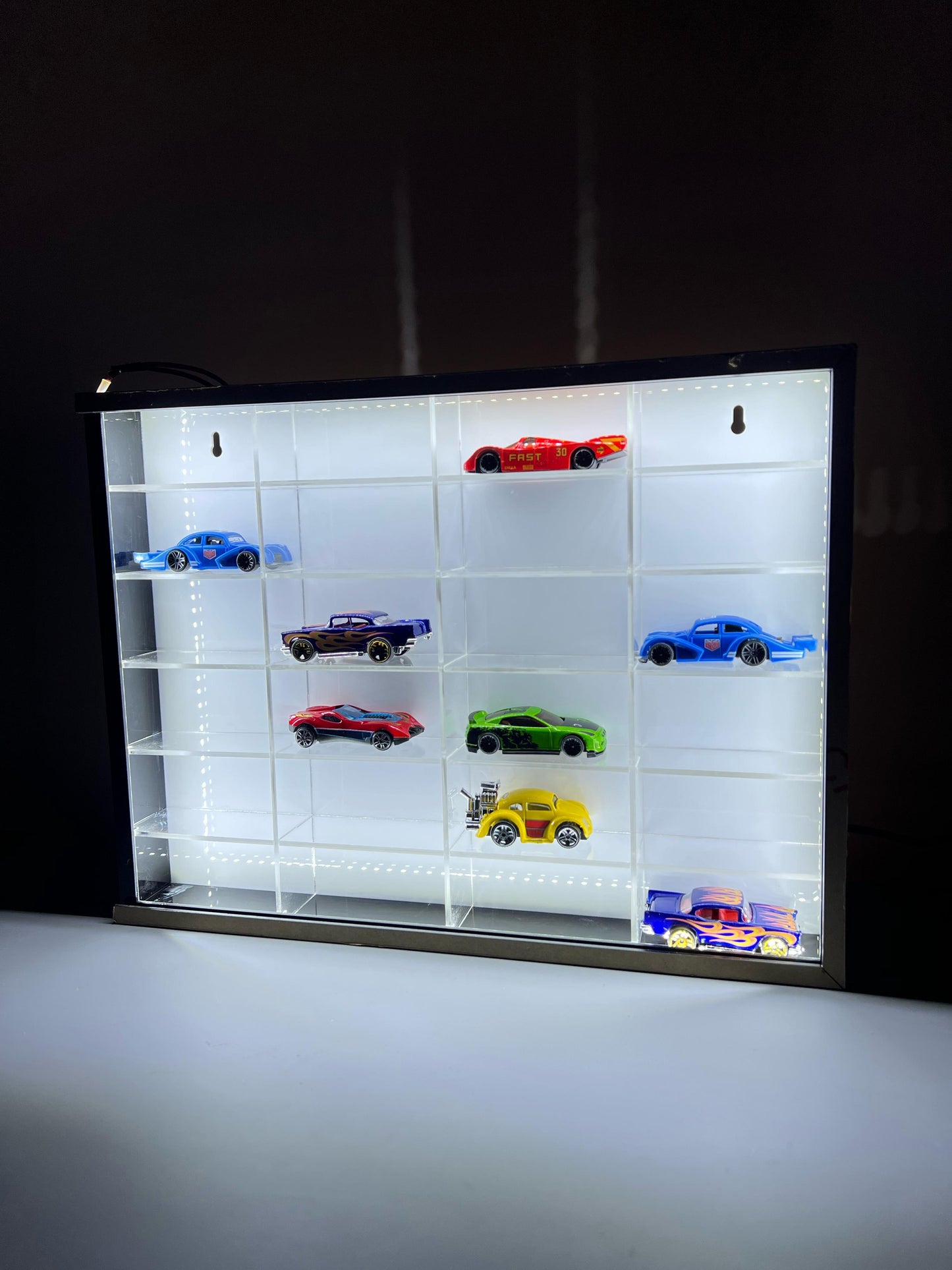 24 compartments Hotwheels organizer with Led Lights. 1/64