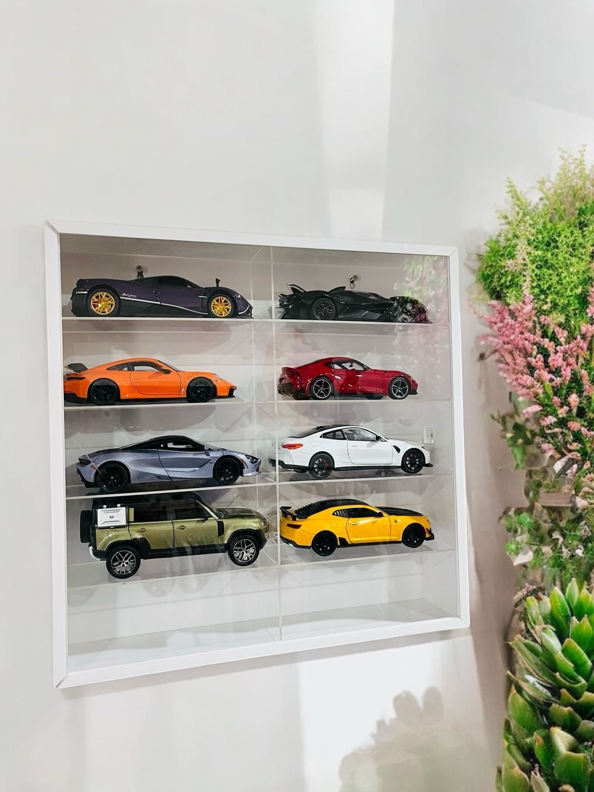 Free standing and wall mountable Display for 1:24 scale models. ( With sliding cover)