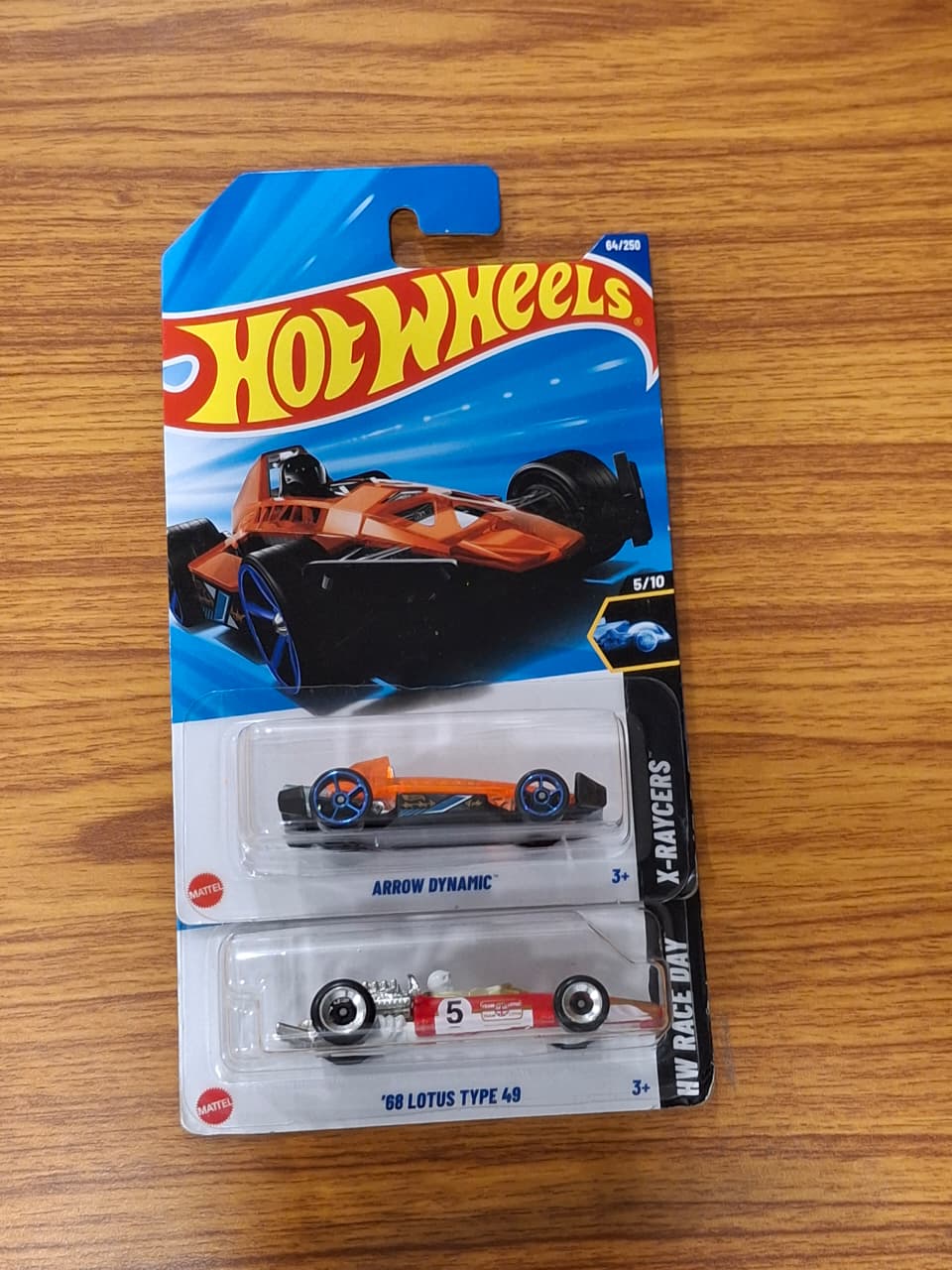 Pack of 2- Arrow Dynamic, '68 Lotus Type 49