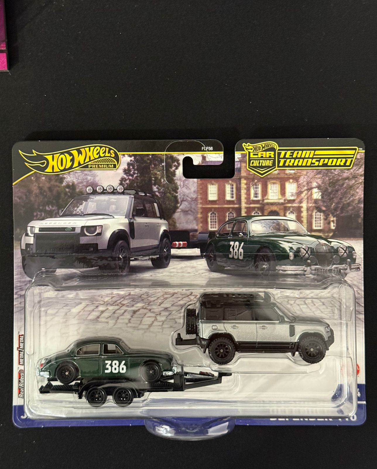 HOTWHEELS PREMIUM- TEAM TRANSPORT- 2023 LAND ROVER DEFENDER 130, JAGUAR MK1 (Imported)