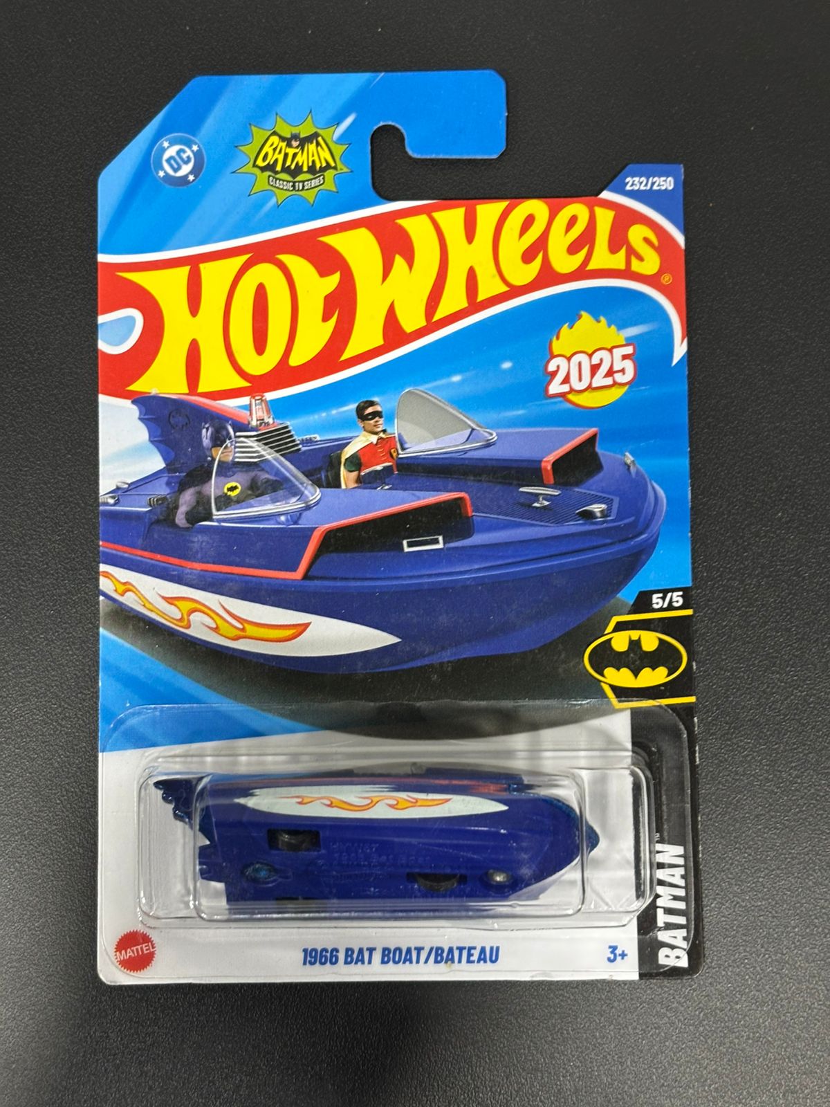 HOTWHEELS- 1966 BAT BOAT