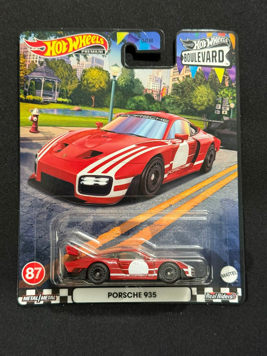 HOTWHEELS PREMIUM- PORSCHE 935 (Imported)
