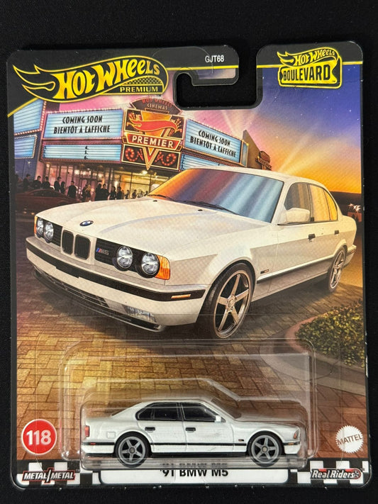HOTWHEELS PREMIUM- BOULEVARD- '91 BMW M5 (Imported)