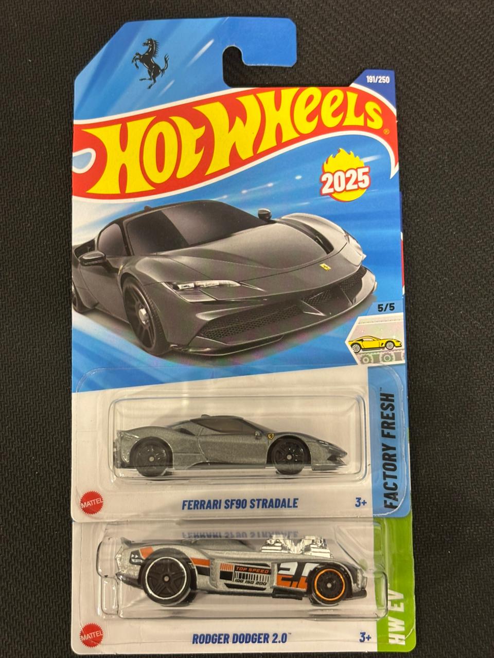 HOTWHEELS- PACK OF 2- FERRARI SF90 STARDALE, RODGER DODGER 2.0