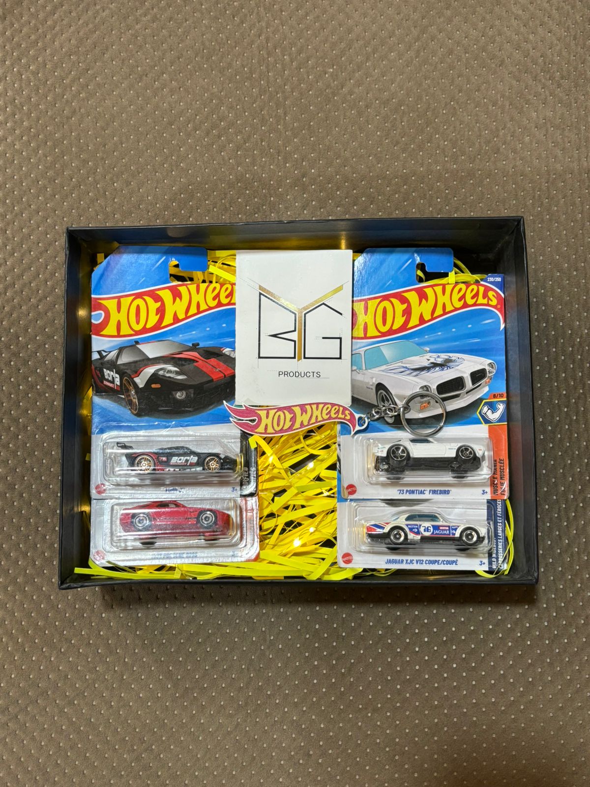 Gift Hamper- 4 Random Hotwheels + Hotwheels Keychain