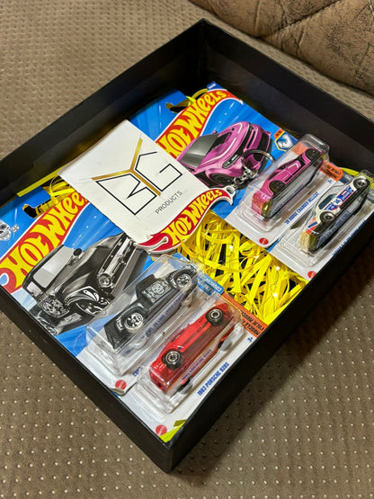 Gift Hamper- 4 Random Hotwheels + Hotwheels Keychain