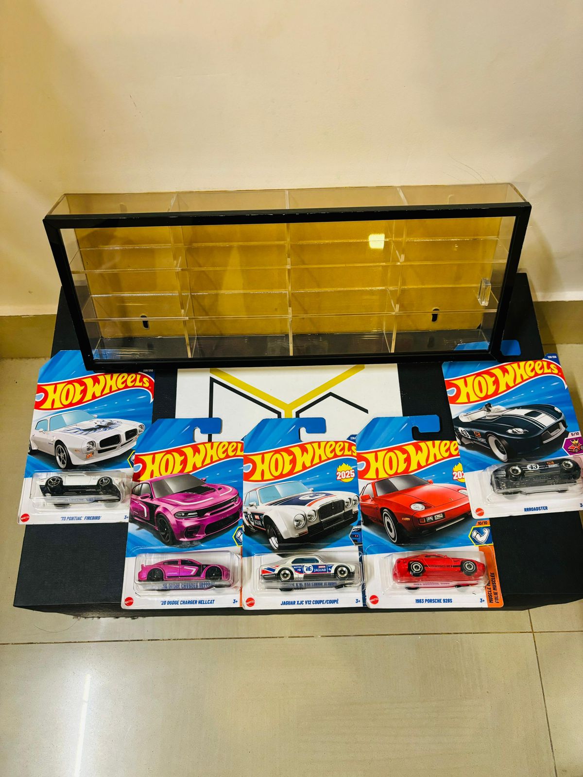 Hamper box  12 compartments display box  5 Random Hotwheels  Keychain Chocolates